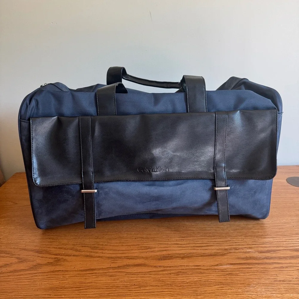 Calvin Klein Navy Blue Nylon Duffle Bag Weekender Travel Carry On Luggage